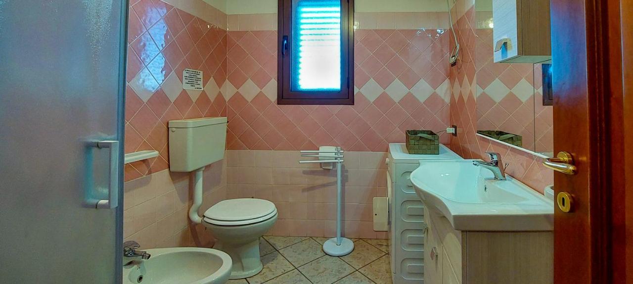 Appartamento Sette Posti Vicino Al Centro Di San Teodoro سان تيودورو المظهر الخارجي الصورة